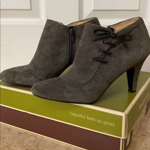 Naturalizer ankle boots